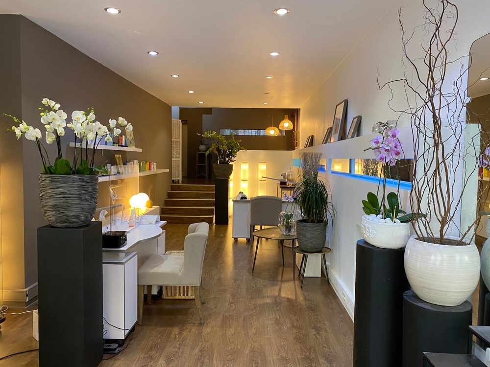 Aroma diffuser on the staircase landing